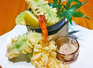 個室処 稲田屋 大手町店、アボカド入荷！「アボカドと海老の天ぷら」ご賞味ください