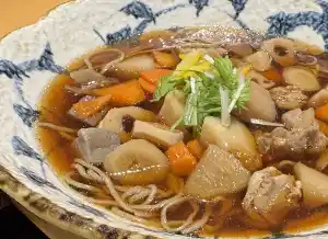 蕎麦と酒 いなたや 丸の内パレスビル店「けんちん蕎麦」はじめました